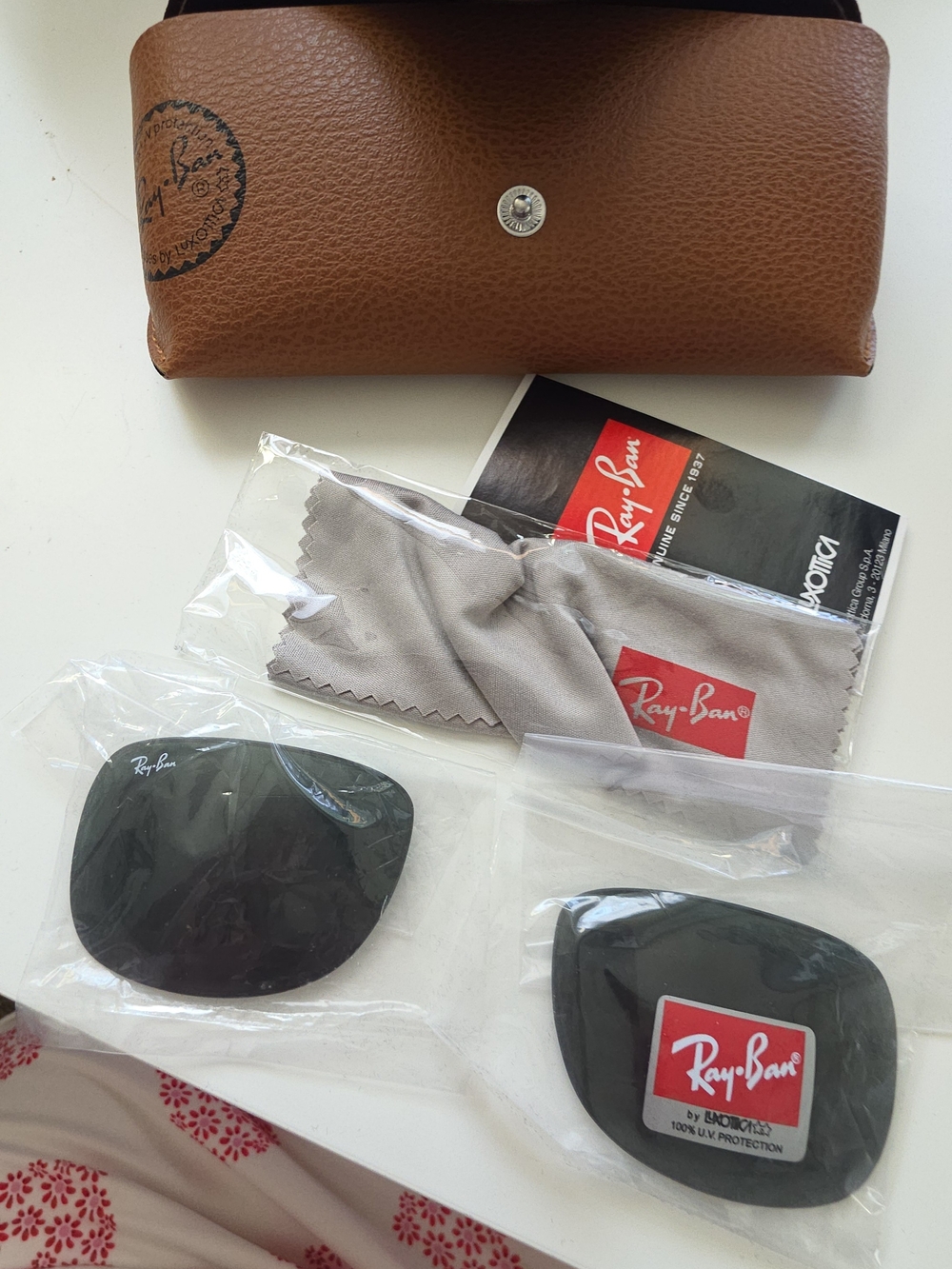 Ray-Ban Replacement Lenses and Case